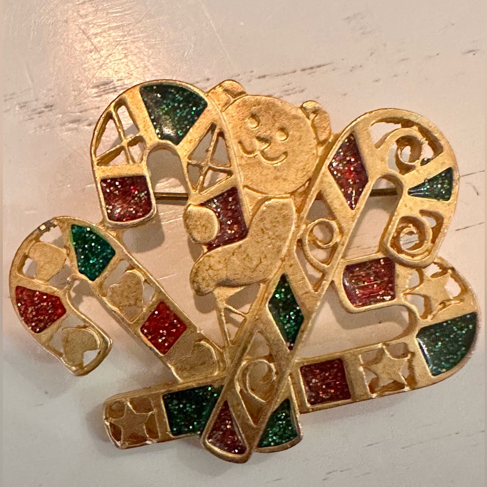 Newpro Teddy Bear Candy Cane Enameled Gold Tone Christmas Brooch Pin Vintage